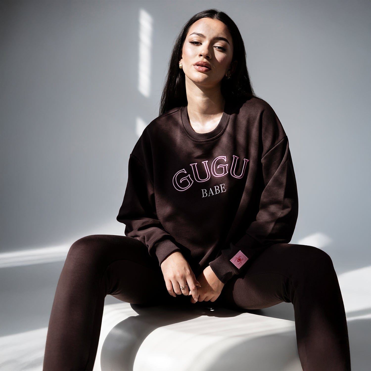 GUGU crewneck "GUGU BABE" brown